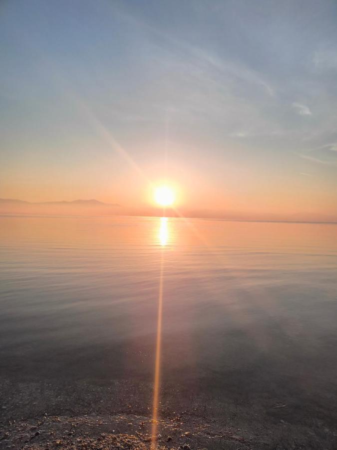 Endlesssunrise Leilighet Míloi Eksteriør bilde